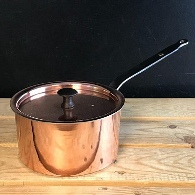 Front view of 6 inch copper pan