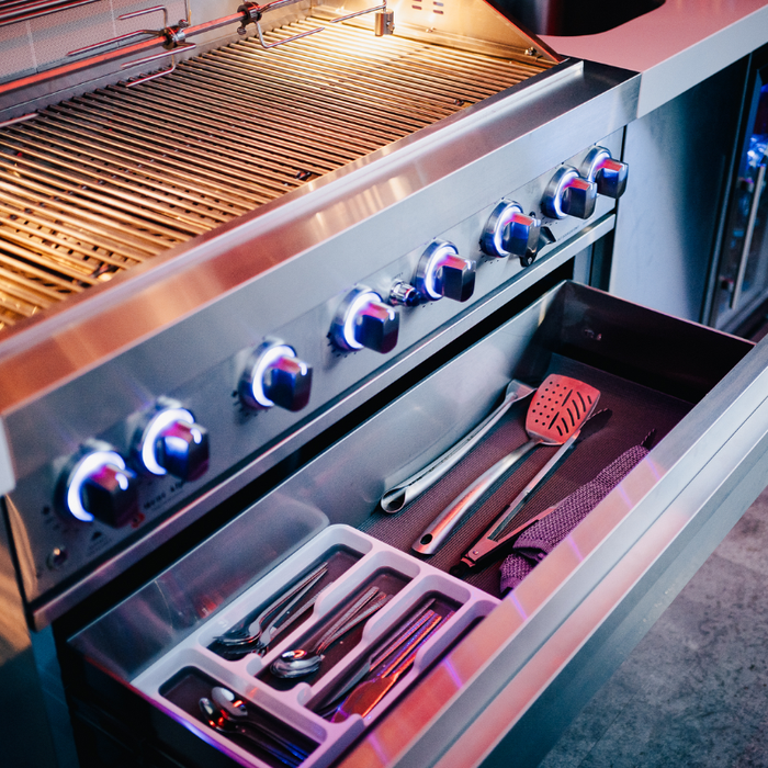 The Essential Outdoor BBQ and Bar Guide for 2025