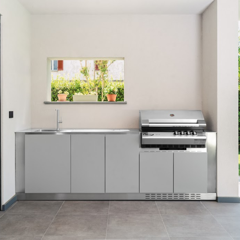 Stainless Steel Outdoor Kitchen drawers and cupboards