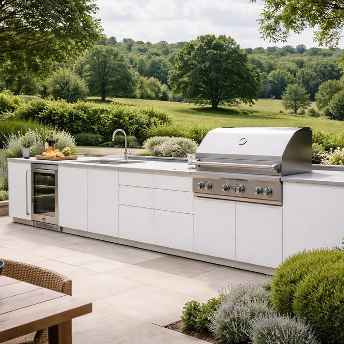 White Outdoor Kitchen: Timeless Elegance for UK Gardens