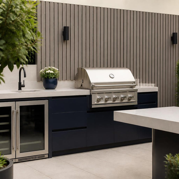Compact Outdoor Kitchens: Luxury Design for Small Spaces