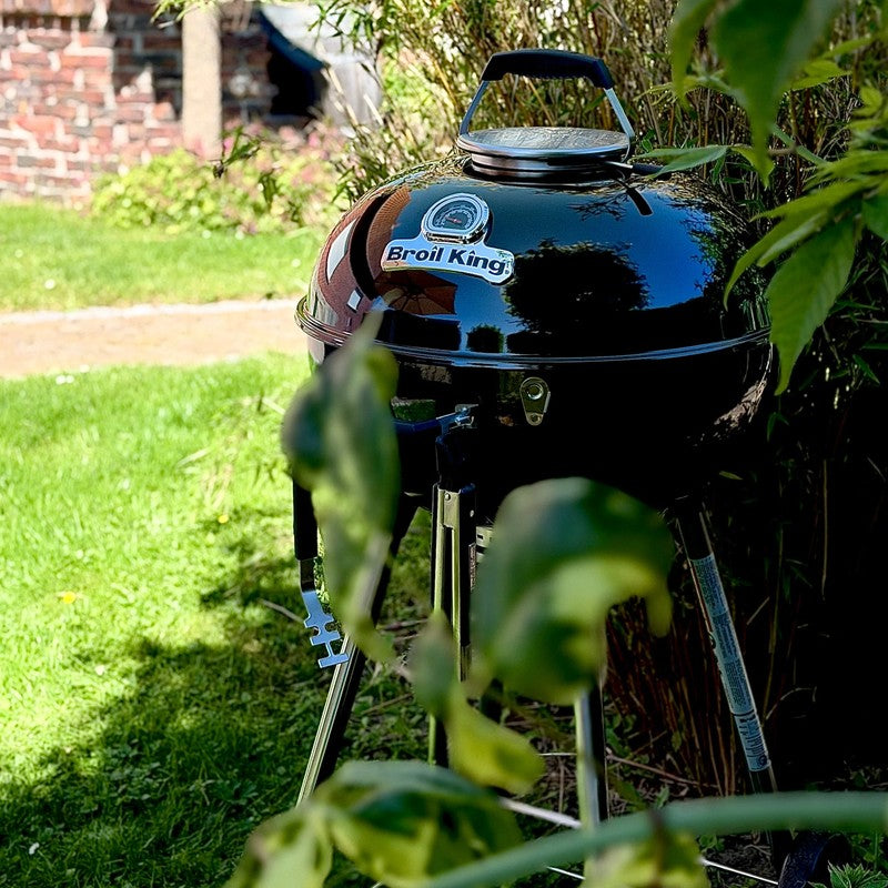 Broil King Crown Kettle Charcoal Grill 57cm with Grid Lifter, Wire Grid & Charcoal Holders