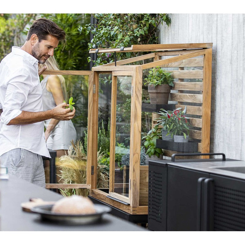 Cane-line Drop Greenhouse with Two Movable Shelves