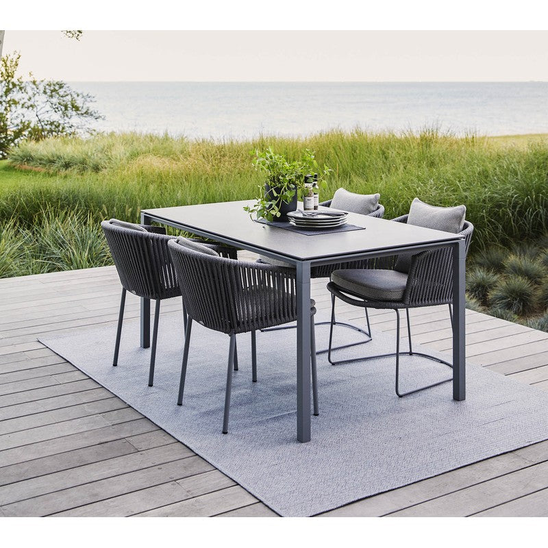 Dot Rug, 240x170 cm
