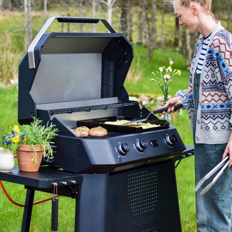 Cozze 800 Series Grill Cart with Side Tables & Hooks