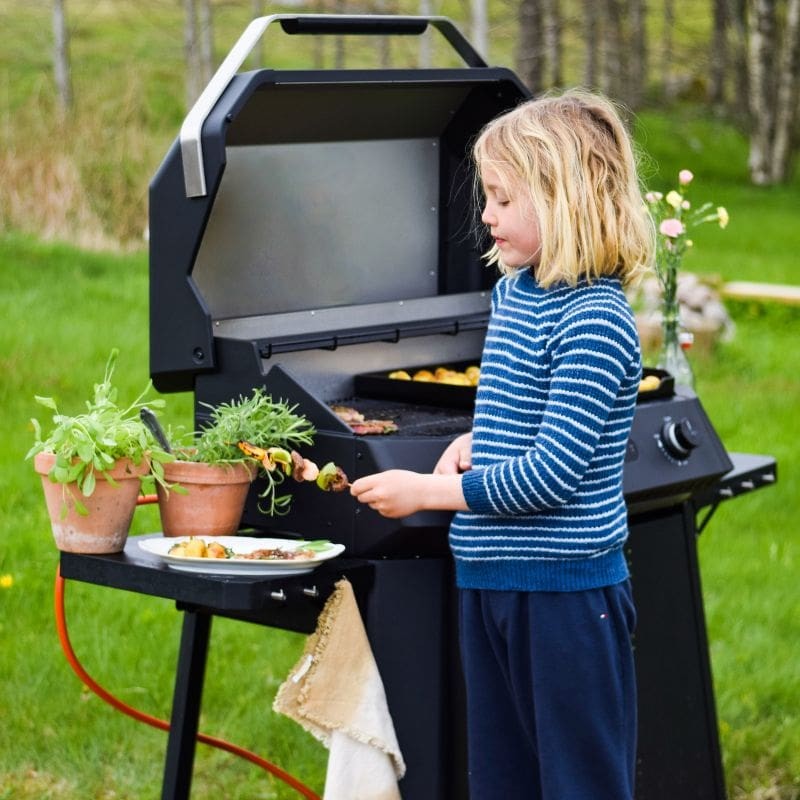 Cozze 800 Series Grill Cart with Side Tables & Hooks