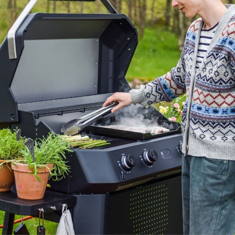 Cozze 800 Series Grill Cart with Side Tables & Hooks