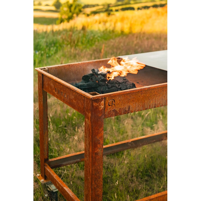 Blok ENKAI Corten Steel Charcoal Table Grill with Stainless Half Top & Round Bar Grill Top