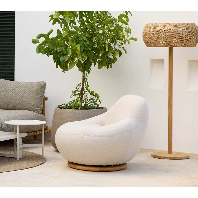 Cane-line Illusion Glow Floor Lamp with Solar-Powered LED