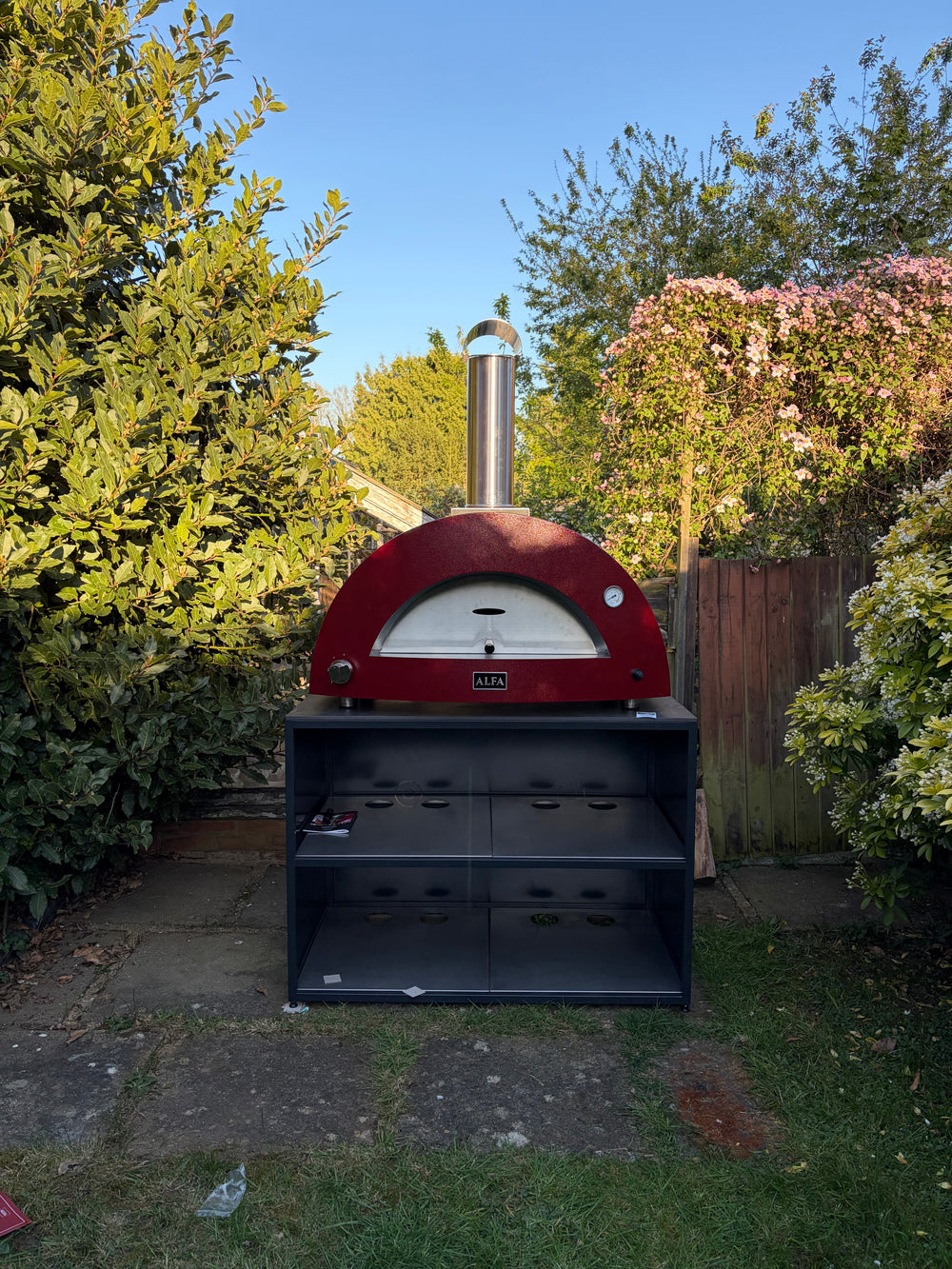 Alfa Forni Moderno 3 Pizze Hybrid Pizza Oven in Antique Red