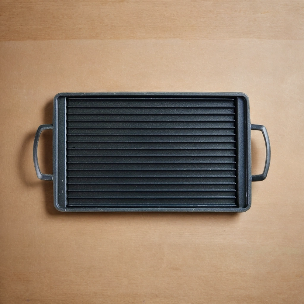 GRLLR Grill Plate on brown background