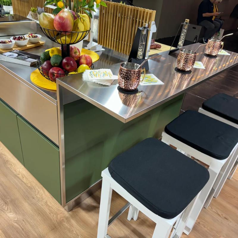 Lisa Outdoor Liberty Kitchen Island with Bar Stalls