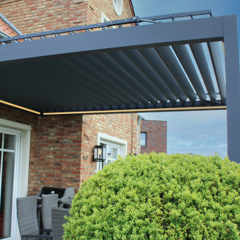 Deponti Pinela Motorised Aluminium Pergola with Adjustable Louvered Roof